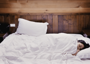 Sleep Tips and Bed Guide For Fat People